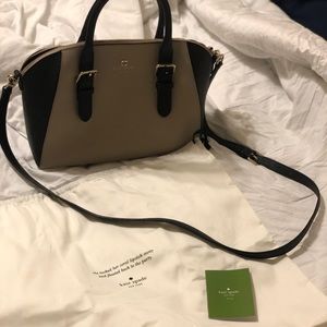 Kate Spade Medium/Large tote. Comes with dust bag.